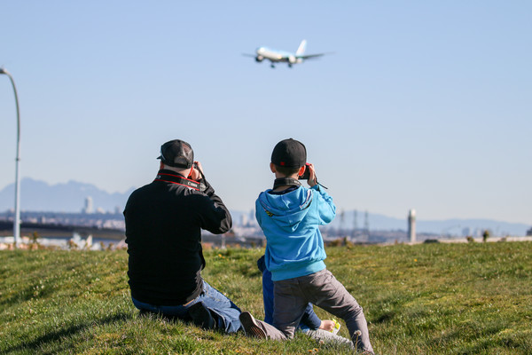 Jay and his son doing some aviation photography Jay and his son doing some aviation photography
